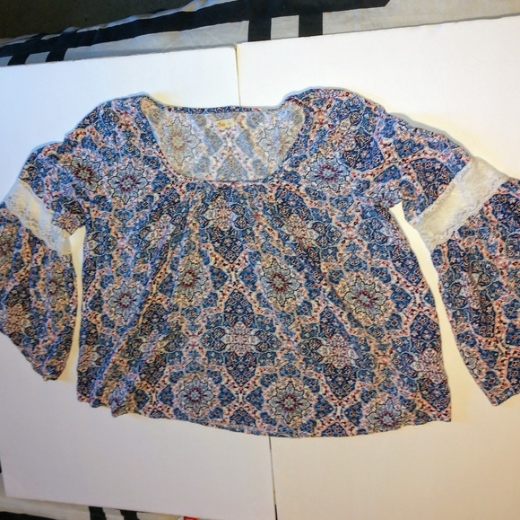 Hollister Peasant Blouse - Picture 2 of 8